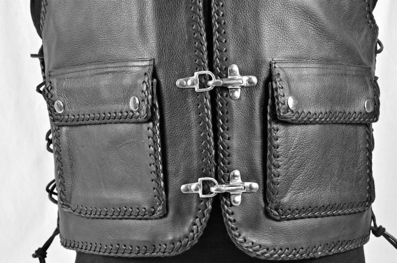 Leder24h Leather Vest in Black with hooks 1010